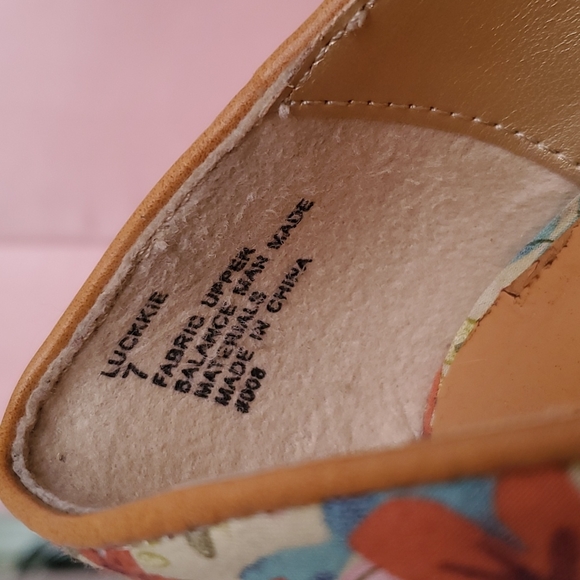 Steven Madden "Madden Girl" Size 7 Floral Fabric and Leather Heels NEW - Picture 12 of 13